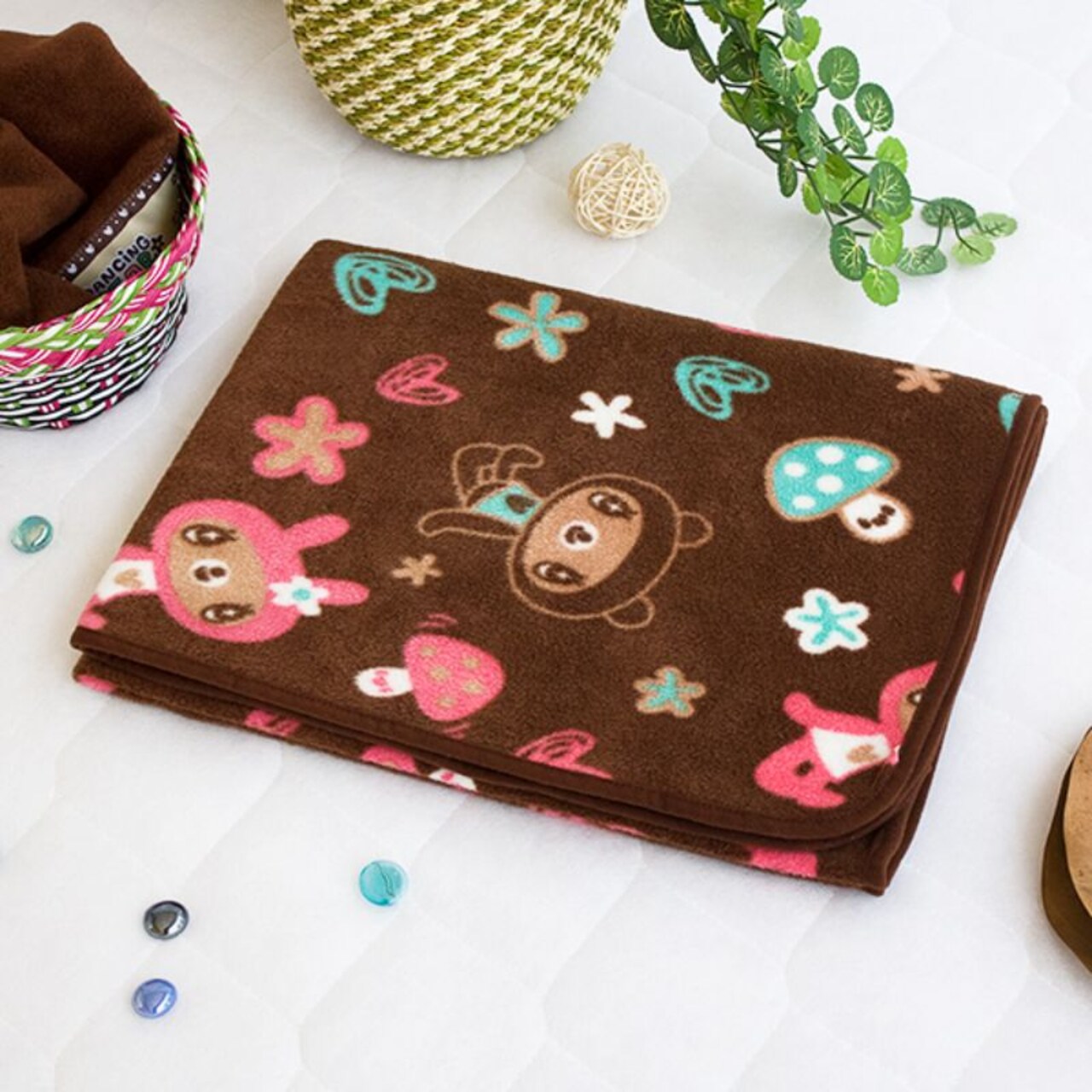 Dancing Bear Fleece Throw Blanket, Brown, Soft Micro Fleece, Travel-Friendly